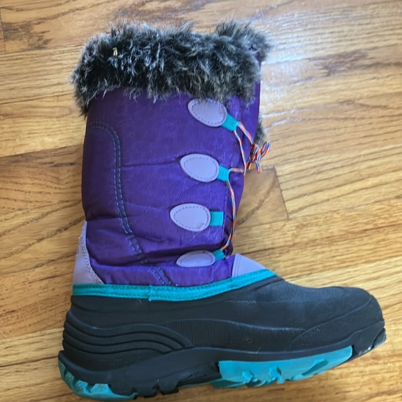 Kamik size 5 snow boots purple with grey fur lining